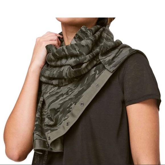 Lululemon NEVER WORN Vinyasa Scarf-Wrap - Picture 3 of 11